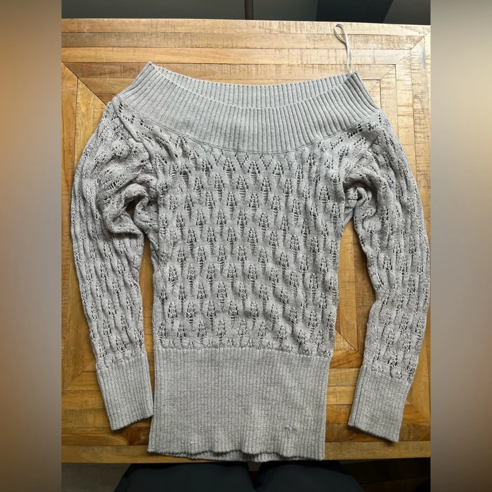 Crochet Guess Sweater - Picture 1 of 3